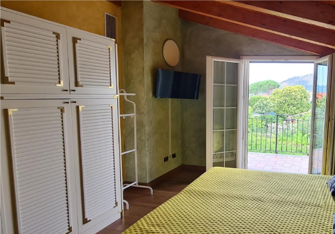 La Terrazza Sui Limoni - Suite Degli Ospiti - Mare, Escursioni A Piedi O Bike, Falesie Per Arrampicate Cisano sul Neva Luaran gambar