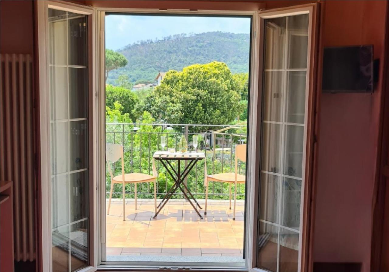 La Terrazza Sui Limoni - Suite Degli Ospiti - Mare, Escursioni A Piedi O Bike, Falesie Per Arrampicate Cisano sul Neva Luaran gambar